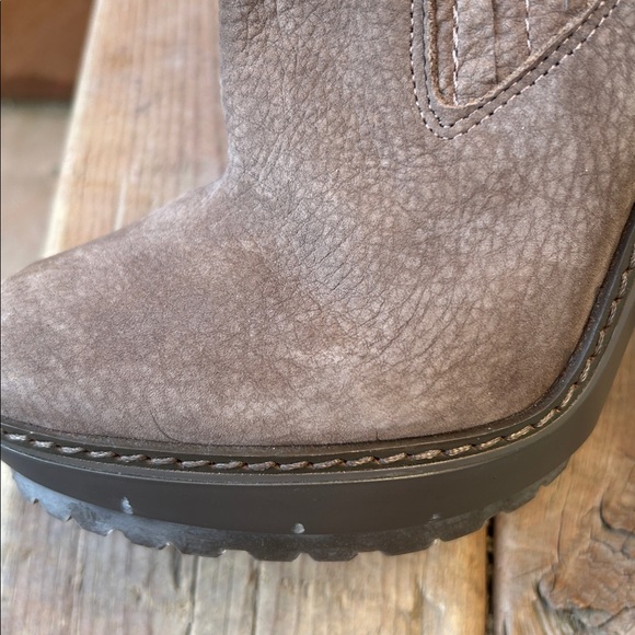 BCBG Virginia Leather Platform Boot, Taupe Size 8 - Picture 7 of 9